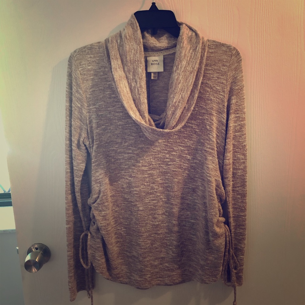 Pink, white, and tan scoop neck turtle neck